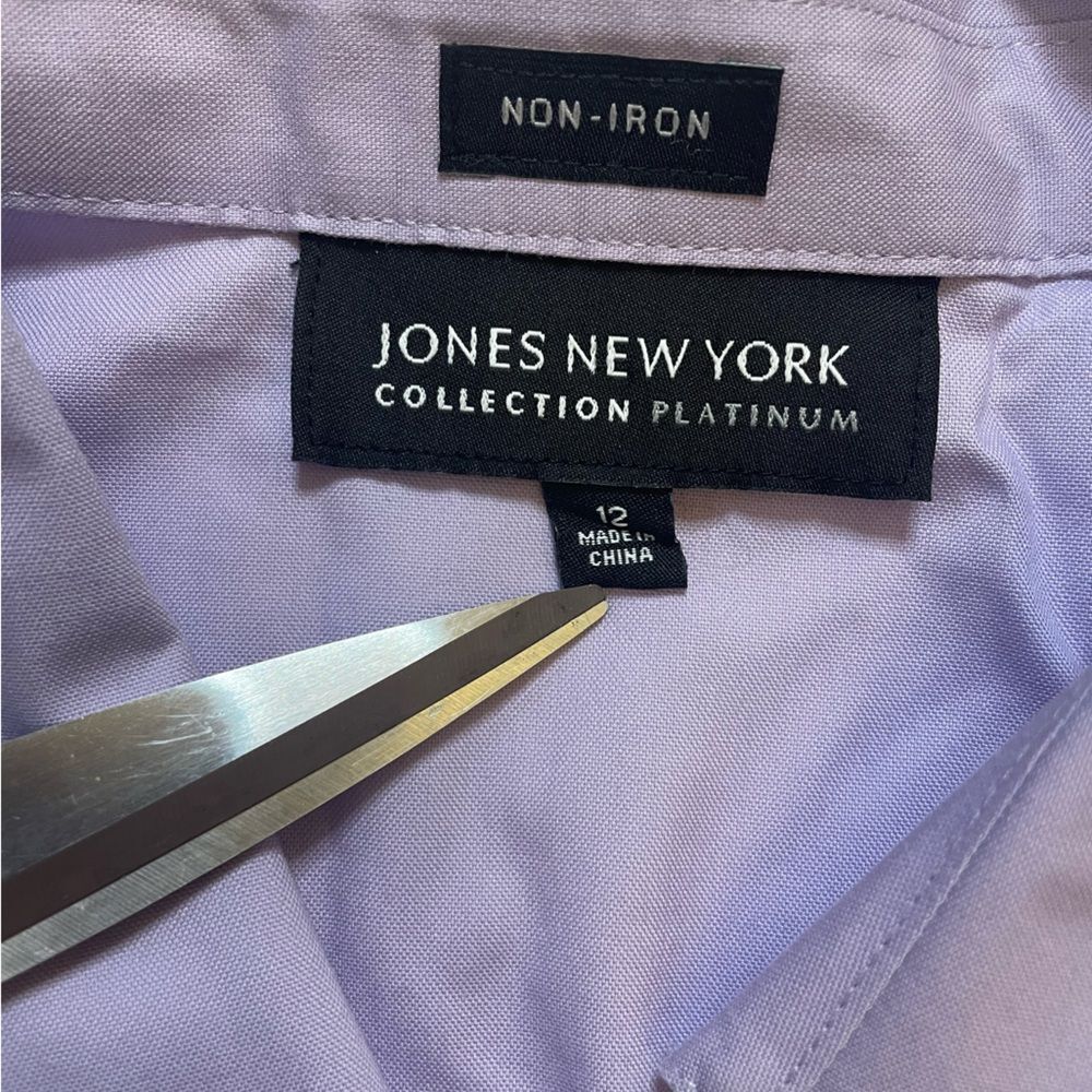 Jones New York collection platinum non-iron size 12 purple button up blouse - Picture 5 of 6
